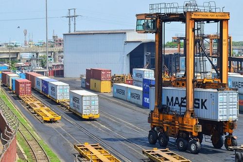 孟加拉國卡車司機(jī)罷工持續(xù) 全國貨物運輸陷入停滯